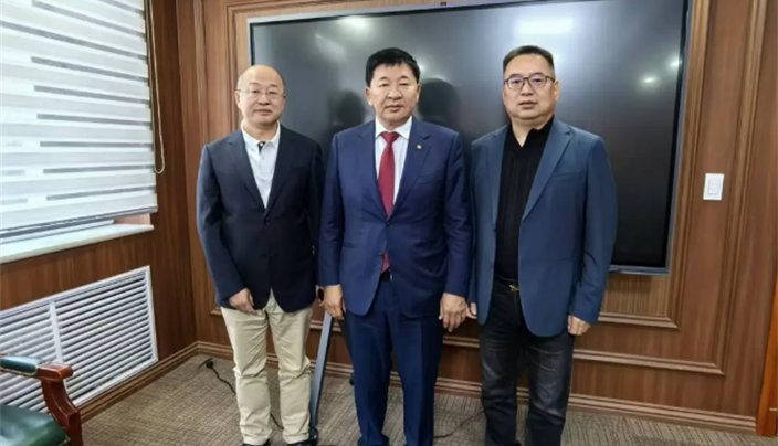 内蒙古铁辰智能装备有限公司董事长赵帅率队同蒙古国交通运输部部长德力格尔赛罕会谈